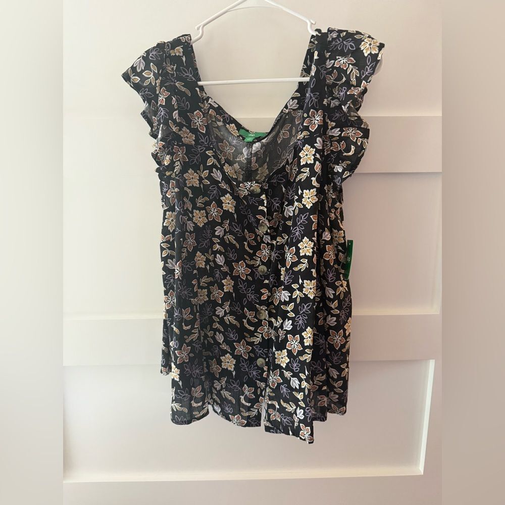New Dip Black Floral Ruffle Blouse